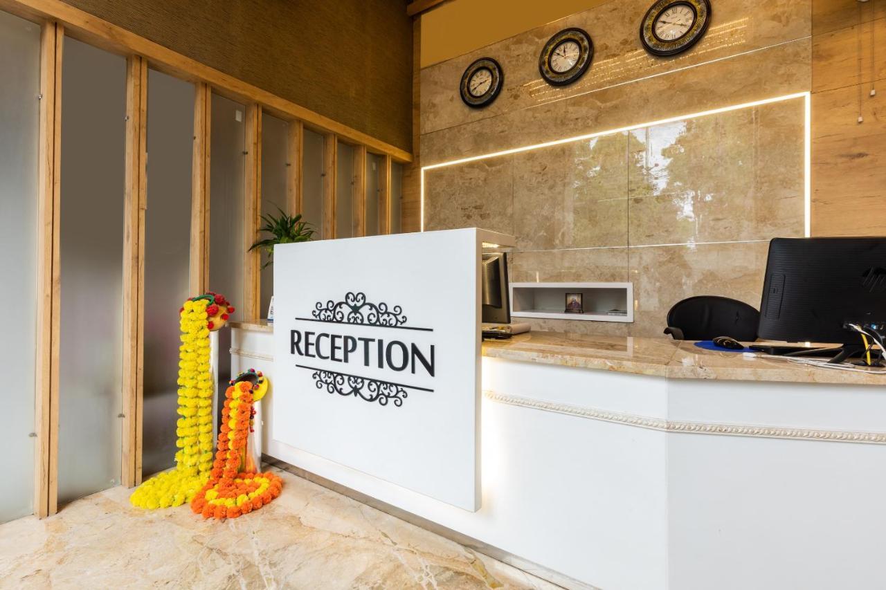 Capital O 47403 Hotel Manjeet Бопал Екстериор снимка