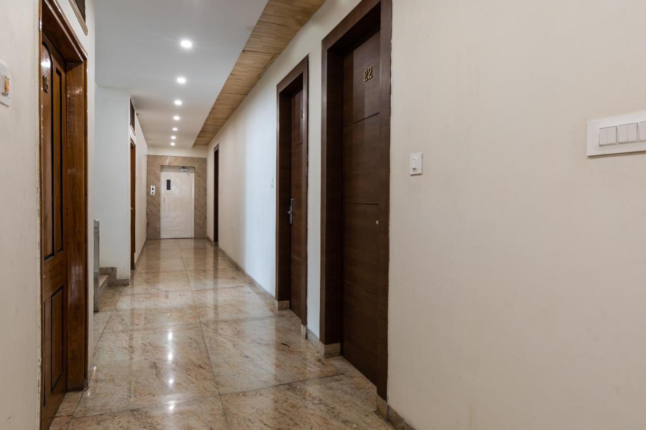 Capital O 47403 Hotel Manjeet Бопал Екстериор снимка