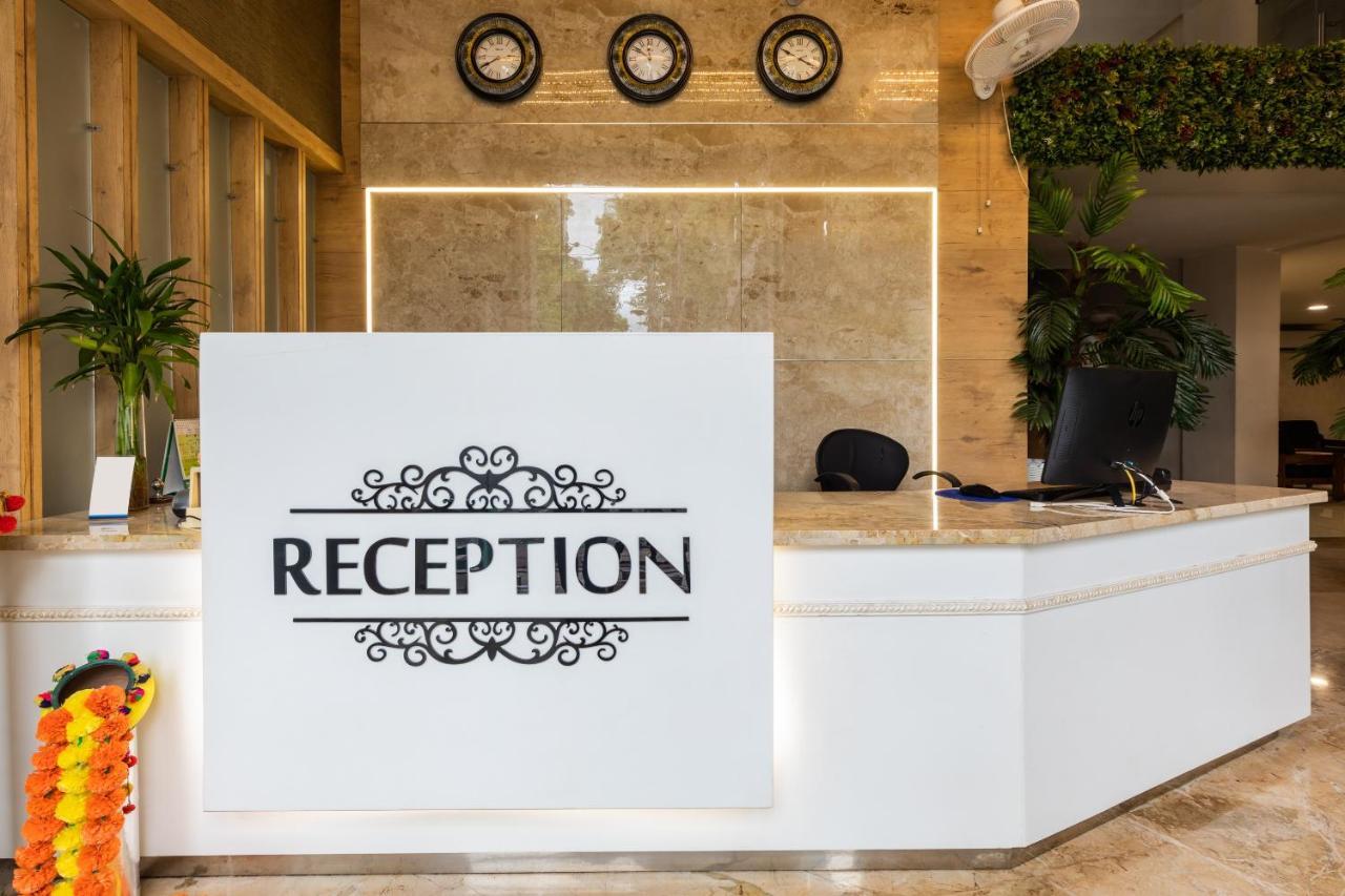 Capital O 47403 Hotel Manjeet Бопал Екстериор снимка